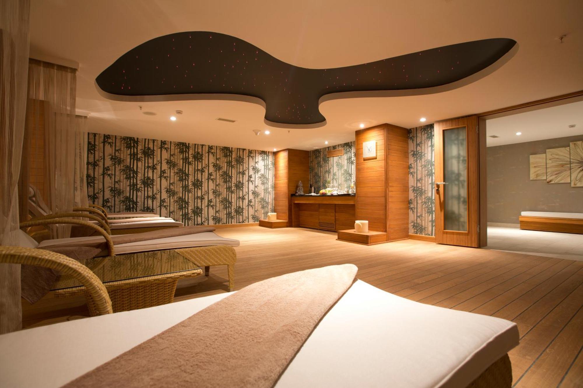Otel Miracle Airport Hotel&spa 5*